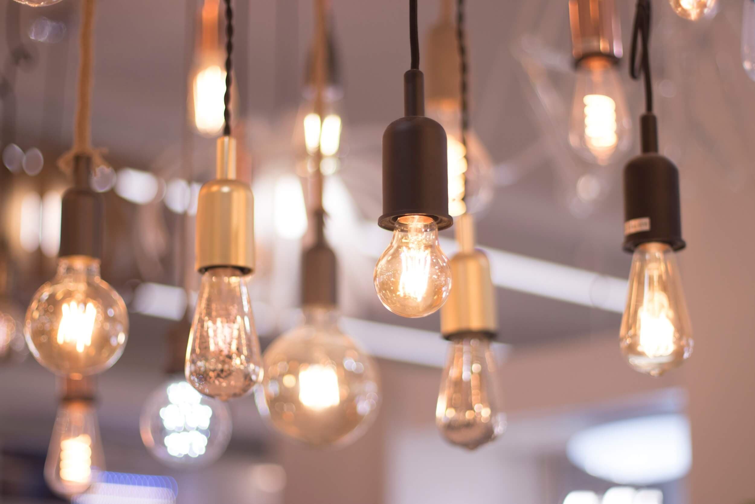 Cómo reducir el gasto de luz sin afectar a la actividad