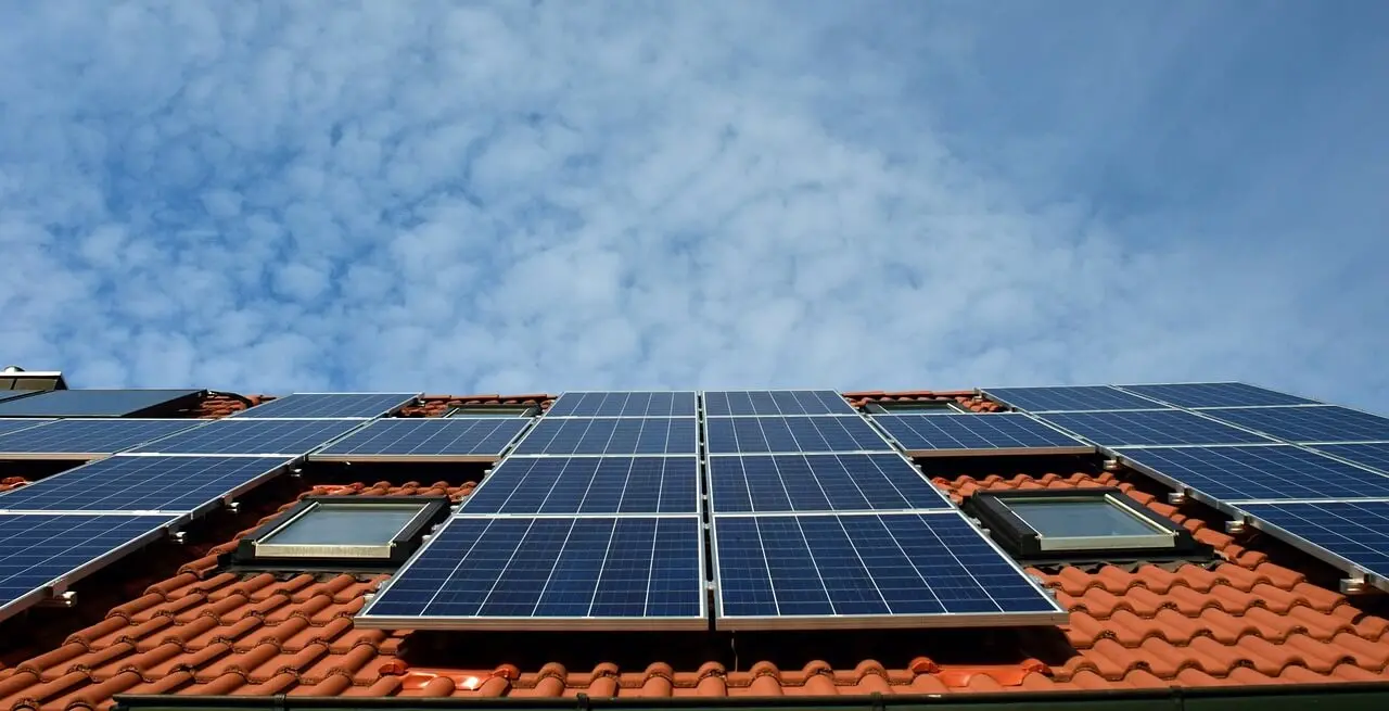 Instalación de paneles solares: En qué puede ayudarte Nabalia Energía