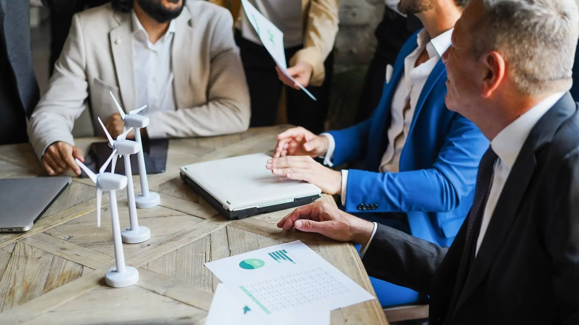 Energia renovável a nível empresarial: vantagens competitivas para empresas que querem crescer de forma sustentável